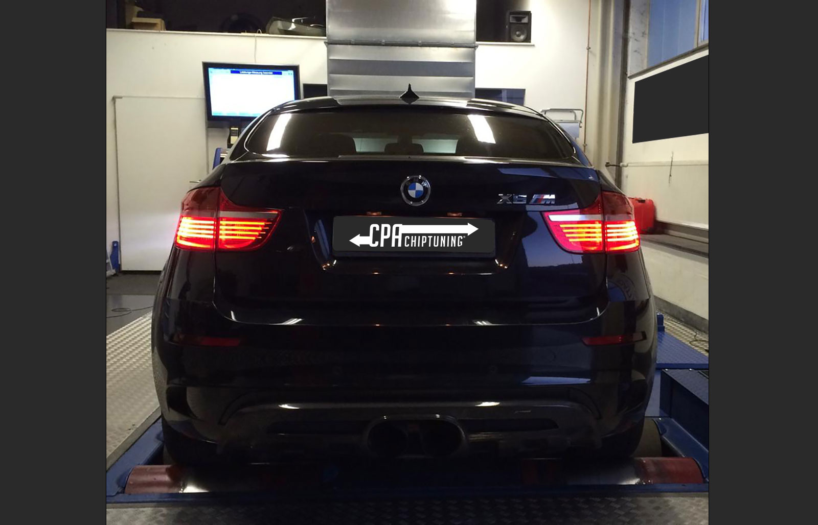 BMW X6 M podczas testów w CPA