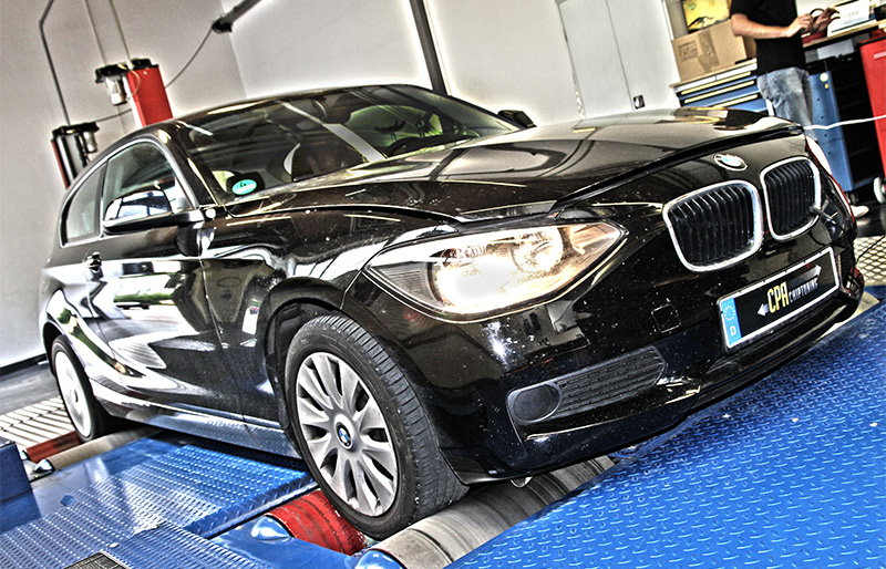 BMW 120d na hamowni z PowerBoxem